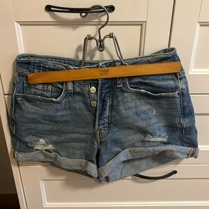 Old Navy High-Ruse Curvy O.G. Straight Jean Shorts